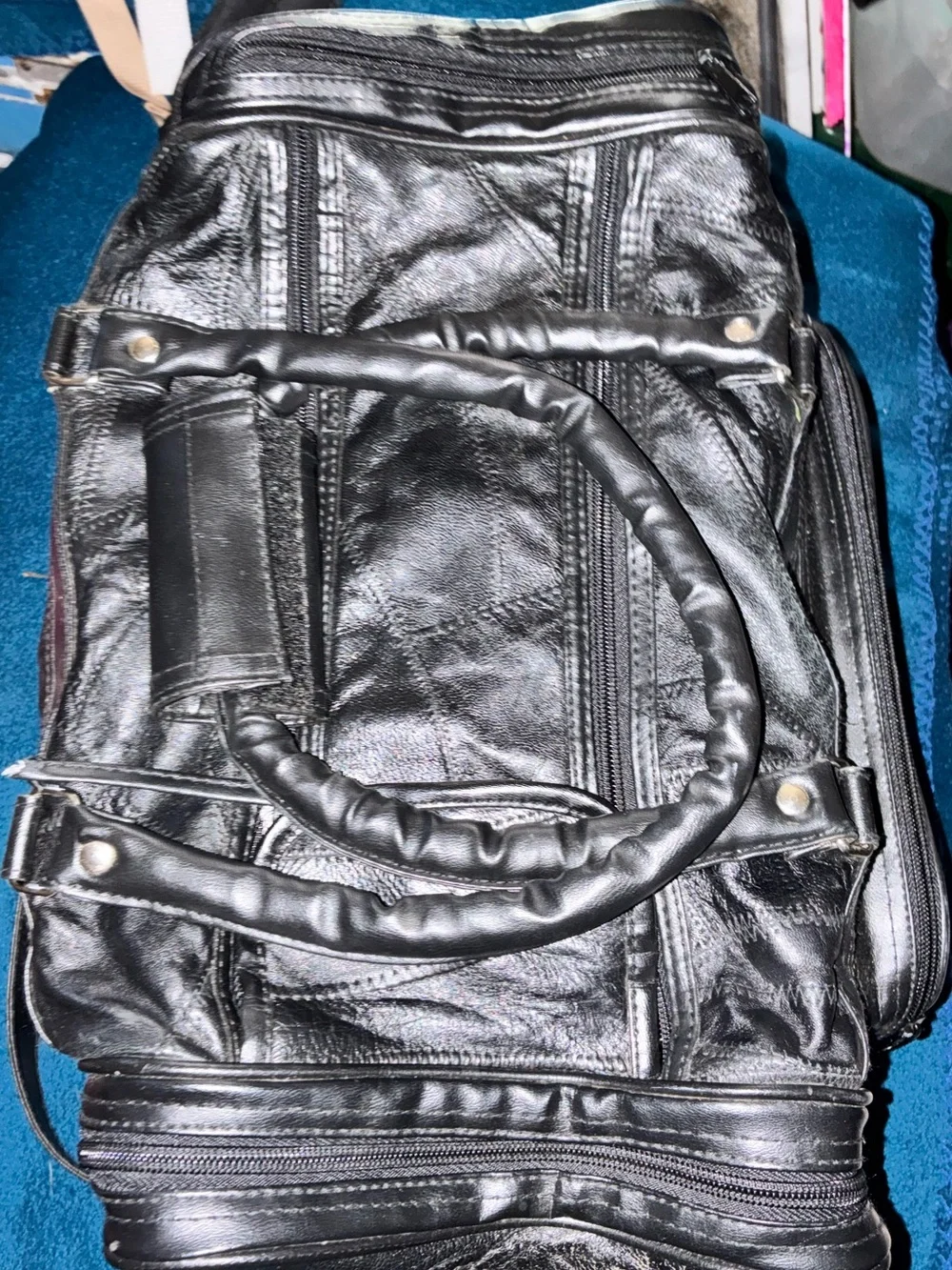 Classic Vintage Black Men's Duffel Bag with Multiple Zip Pockets